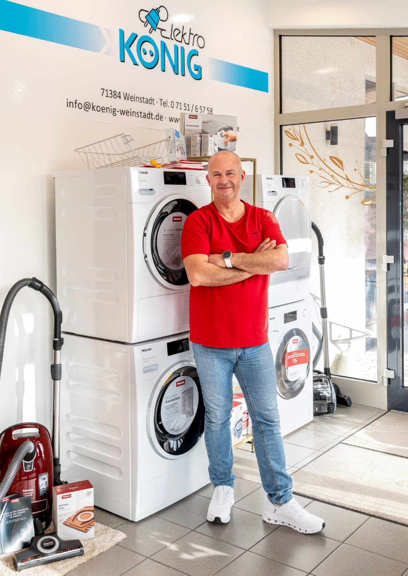 Georg Kotsoglou in der Miele-Ausstellung von Elektro König